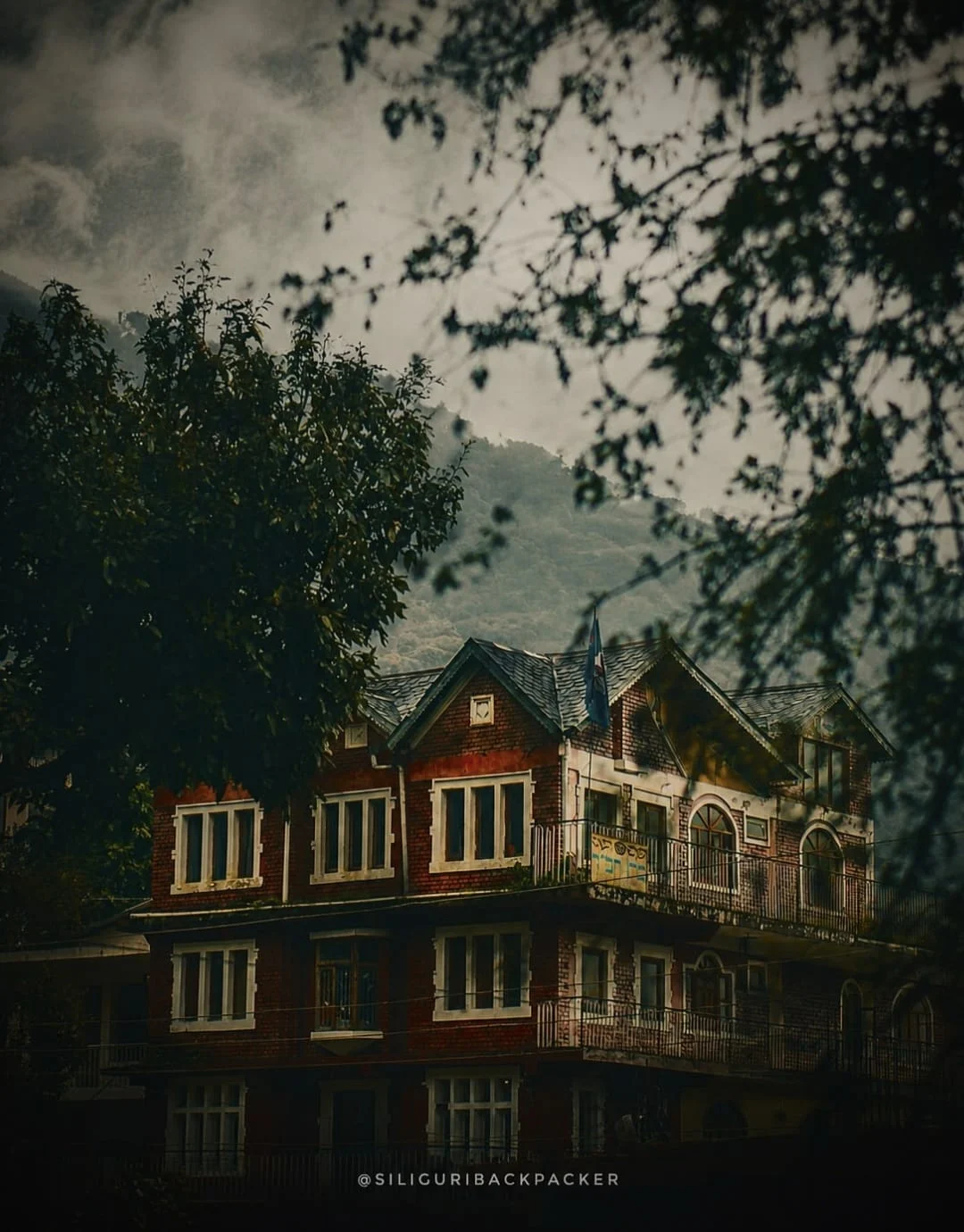 Omnia in Uno — Himalayan view